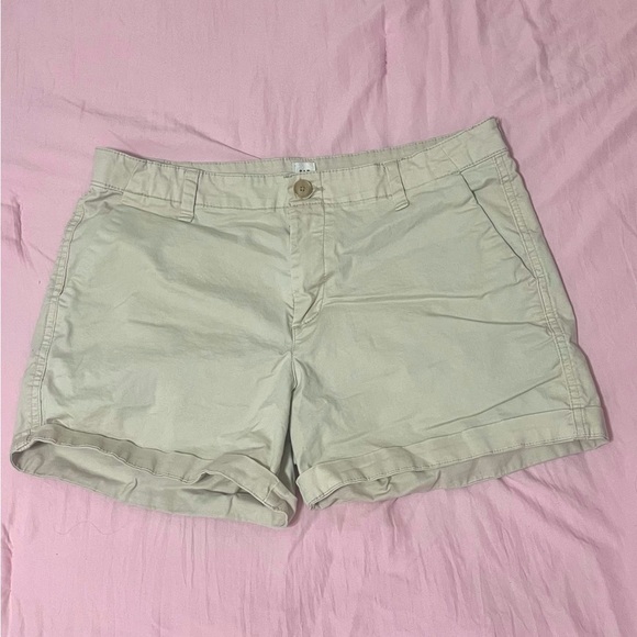 GAP Women's Beige Cargo Shorts - Picture 5 of 5